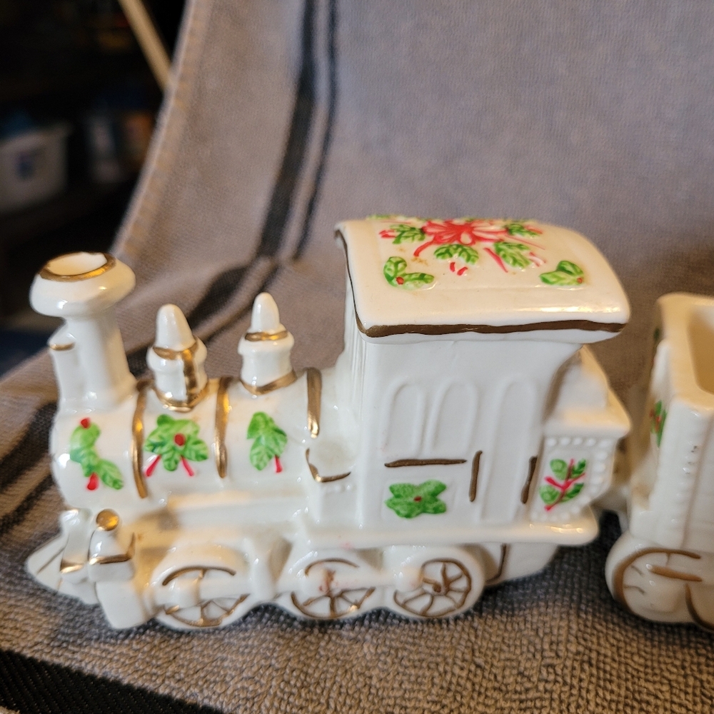 Floral Ceramic Train Set - Picture 2 of 5